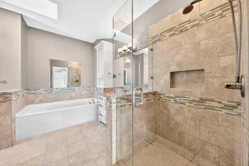 80 Sierra Morena Landing Sw, Calgary, AB - Indoor Photo Showing Bathroom