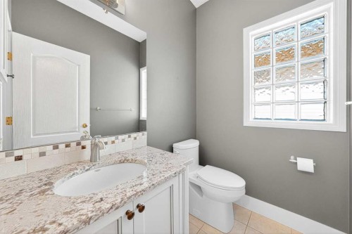80 Sierra Morena Landing Sw, Calgary, AB - Indoor Photo Showing Bathroom