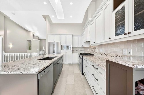 80 Sierra Morena Landing Sw, Calgary, AB - Indoor Photo Showing Kitchen With Upgraded Kitchen