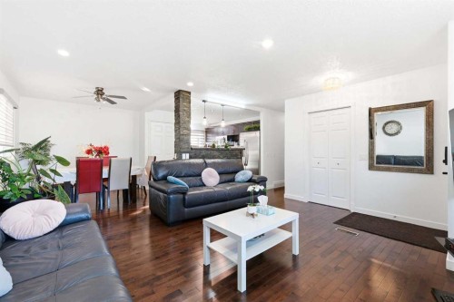 419 Whiteview Close Ne, Calgary, AB - Indoor Photo Showing Living Room