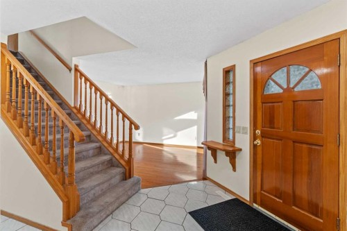 1024 Santana Road Nw, Calgary, AB - Indoor Photo Showing Other Room
