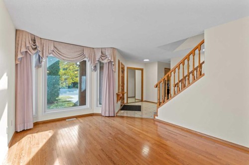 1024 Santana Road Nw, Calgary, AB - Indoor Photo Showing Other Room