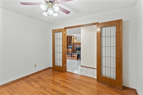 1024 Santana Road Nw, Calgary, AB - Indoor Photo Showing Other Room