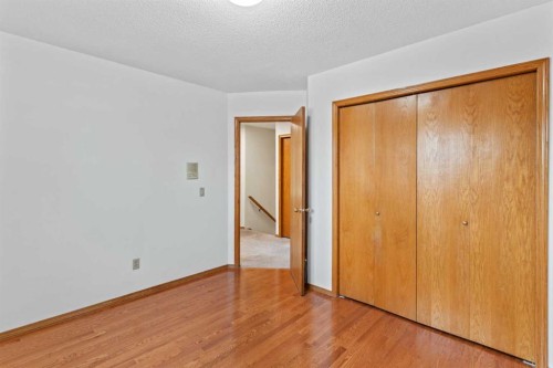 1024 Santana Road Nw, Calgary, AB - Indoor Photo Showing Other Room