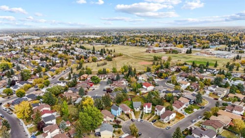 1024 Santana Road Nw, Calgary, AB - Outdoor With View