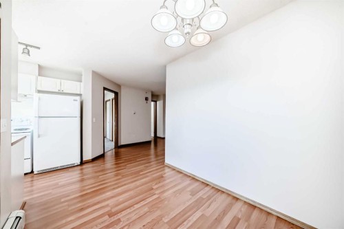 306-11 Somervale View Sw, Calgary, AB - Indoor Photo Showing Kitchen