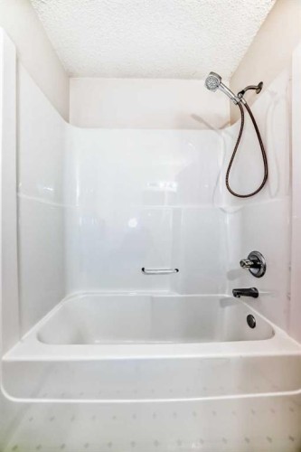 306-11 Somervale View Sw, Calgary, AB - Indoor Photo Showing Bathroom