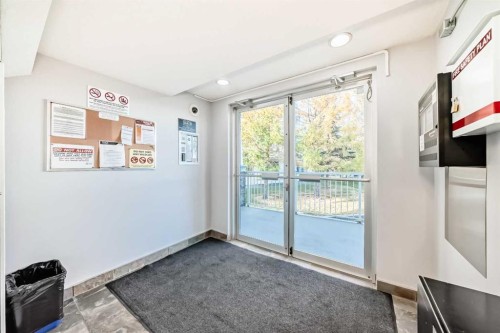 306-11 Somervale View Sw, Calgary, AB - Indoor Photo Showing Other Room