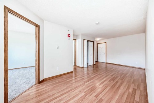 306-11 Somervale View Sw, Calgary, AB - Indoor Photo Showing Other Room