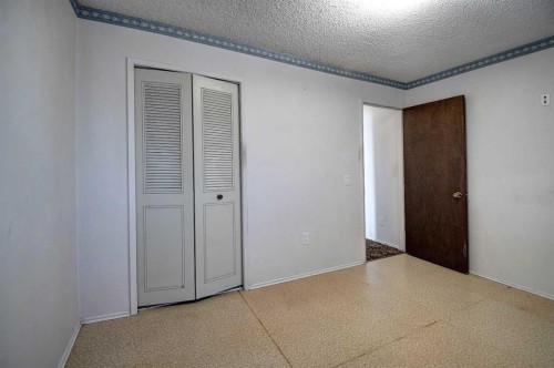 4108 13 Avenue Ne, Calgary, AB - Indoor Photo Showing Other Room