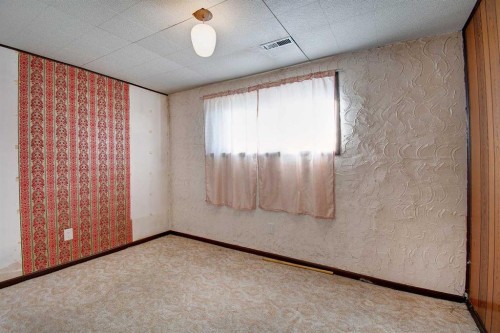 4108 13 Avenue Ne, Calgary, AB - Indoor Photo Showing Other Room