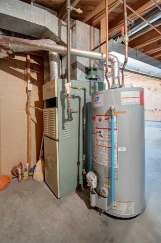 4108 13 Avenue Ne, Calgary, AB - Indoor Photo Showing Basement