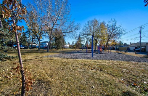 4108 13 Avenue Ne, Calgary, AB - Outdoor