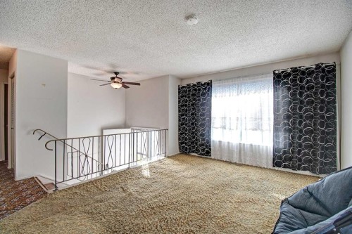 4108 13 Avenue Ne, Calgary, AB - Indoor Photo Showing Other Room