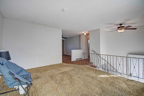4108 13 Avenue Ne, Calgary, AB - Indoor Photo Showing Other Room