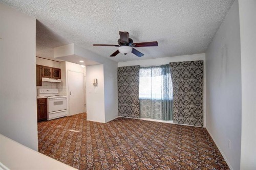 4108 13 Avenue Ne, Calgary, AB - Indoor