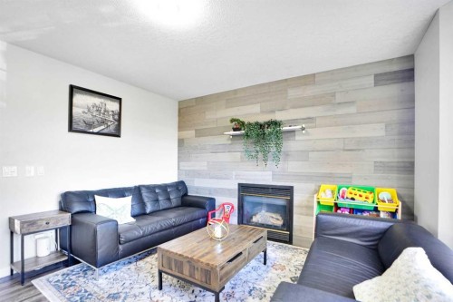 5 Coville Gardens Ne, Calgary, AB - Indoor Photo Showing Living Room