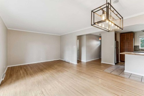 439 Hendon Drive Nw, Calgary, AB - Indoor Photo Showing Other Room