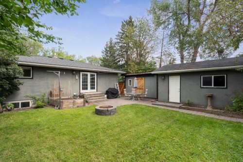 439 Hendon Drive Nw, Calgary, AB - Outdoor With Exterior