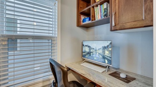 343 Hillcrest Heights Sw, Airdrie, AB - Indoor Photo Showing Other Room