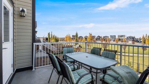 343 Hillcrest Heights Sw, Airdrie, AB - Outdoor With Exterior