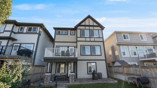343 Hillcrest Heights Sw, Airdrie, AB - Outdoor With Facade