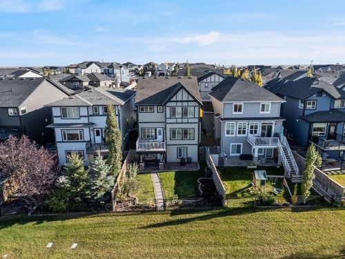 343 Hillcrest Heights Sw, Airdrie, AB - Outdoor With Facade