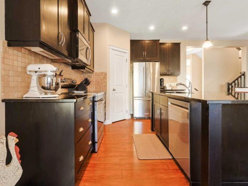 50 Elgin Meadows Green Se, Calgary, AB - Indoor Photo Showing Kitchen