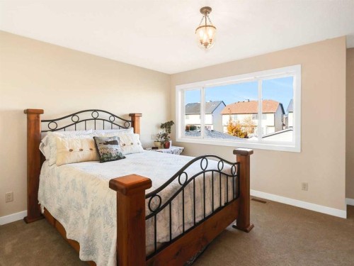 50 Elgin Meadows Green Se, Calgary, AB - Indoor Photo Showing Bedroom