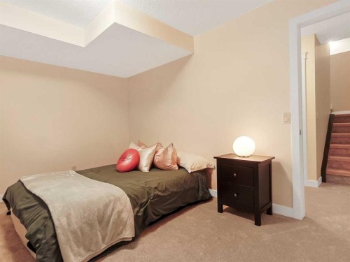 50 Elgin Meadows Green Se, Calgary, AB - Indoor Photo Showing Bedroom