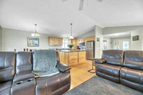 196 Camden Place, Strathmore, AB - Indoor Photo Showing Living Room