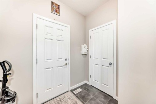 28 Panton Court Nw, Calgary, AB - Indoor Photo Showing Other Room