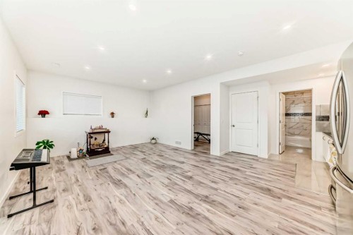 28 Panton Court Nw, Calgary, AB - Indoor