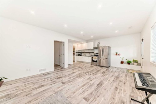 28 Panton Court Nw, Calgary, AB - Indoor