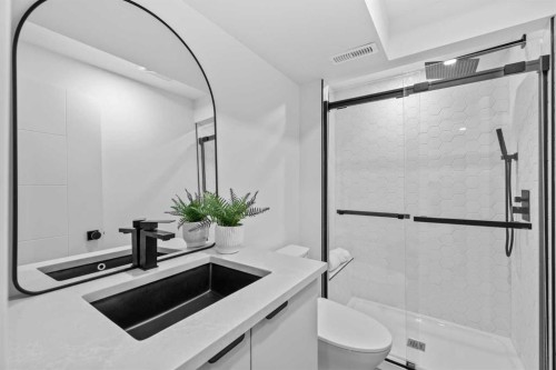 124 Gainsborough Drive Sw, Calgary, AB - Indoor