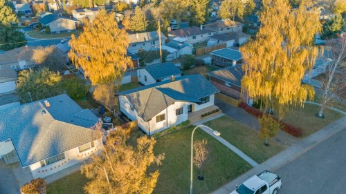 124 Gainsborough Drive Sw, Calgary, AB - Outdoor With View