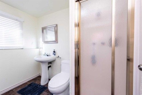 304 Whitefield Drive Ne, Calgary, AB - Indoor Photo Showing Bathroom