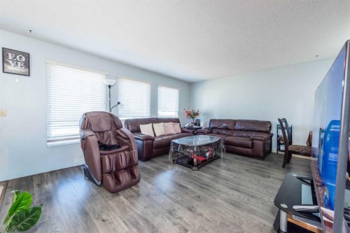 304 Whitefield Drive Ne, Calgary, AB - Indoor Photo Showing Living Room
