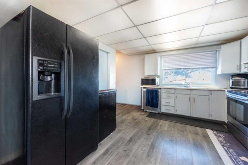 304 Whitefield Drive Ne, Calgary, AB - Indoor Photo Showing Kitchen