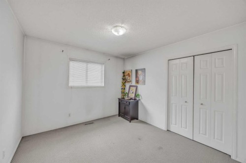 814 Copperfield Boulevard Se, Calgary, AB - Indoor