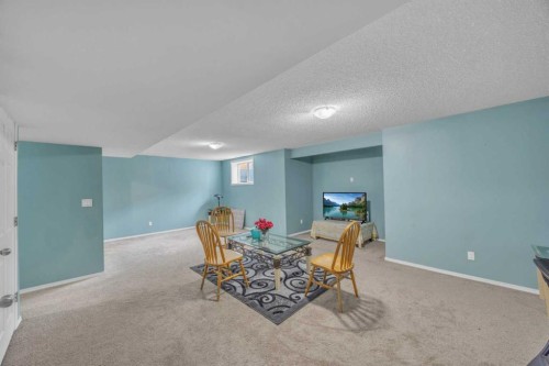 814 Copperfield Boulevard Se, Calgary, AB - Indoor