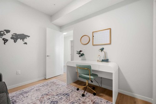 4113-550 Belmont Street, Calgary, AB - Indoor Photo Showing Office