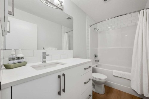 4113-550 Belmont Street, Calgary, AB - Indoor Photo Showing Bathroom