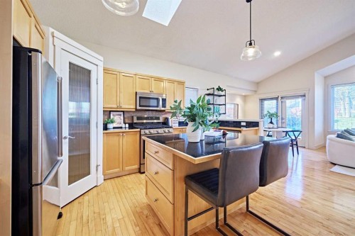250 Strathridge Place Sw, Calgary, AB - Indoor Photo Showing Kitchen