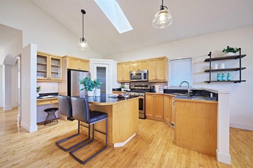 250 Strathridge Place Sw, Calgary, AB - Indoor Photo Showing Kitchen