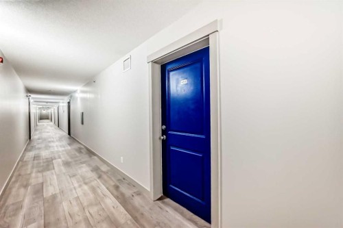 4213-1317 27 Street Se, Calgary, AB - Indoor Photo Showing Other Room