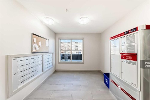 4213-1317 27 Street Se, Calgary, AB - Indoor Photo Showing Other Room