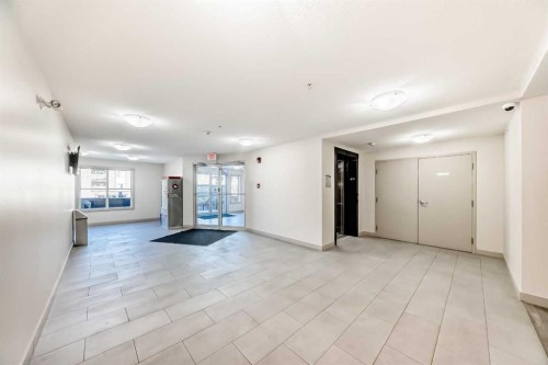 4213-1317 27 Street Se, Calgary, AB - Indoor Photo Showing Other Room
