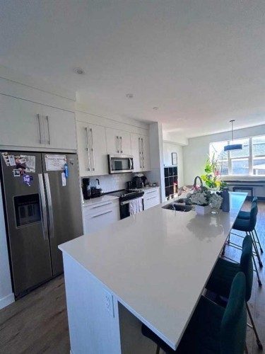 217 Dawson Way, Chestermere, AB - Indoor Photo Showing Kitchen