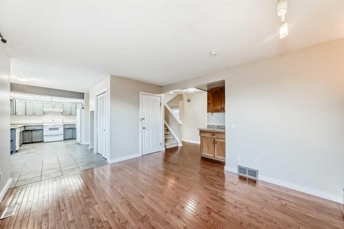 2740 Signal Hill Drive Sw, Calgary, AB - Indoor